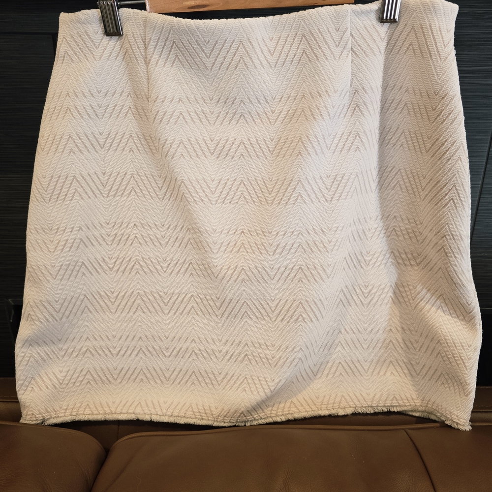 LOFT Cream Chevron Skirt